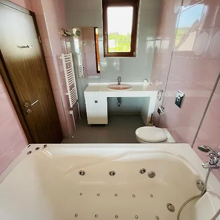 Luxury Incaraki ساني بيتش