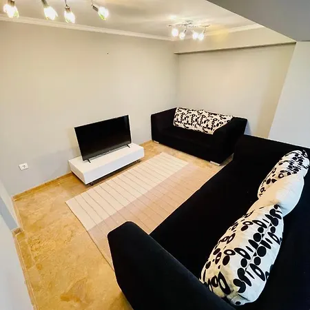 Luxury Incaraki ساني بيتش