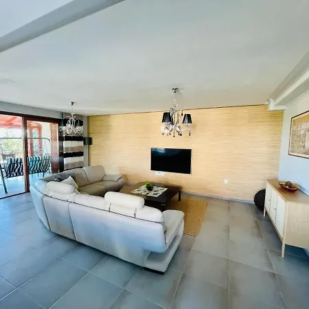 فيلة Luxury Incaraki